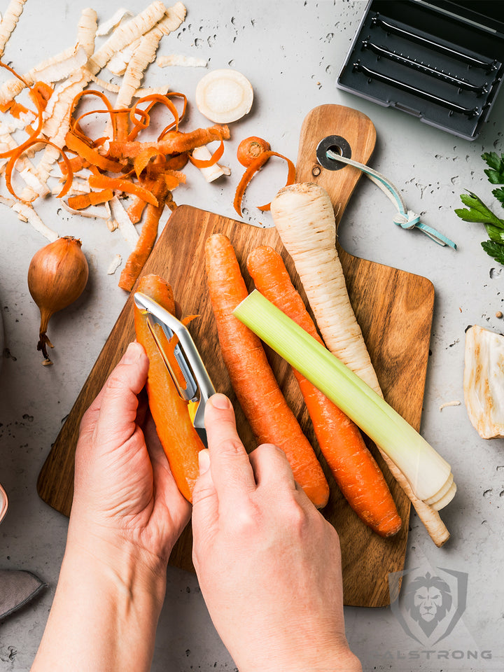 Swivel Straight Peeler | 3 Blades Case | Dalstrong ©