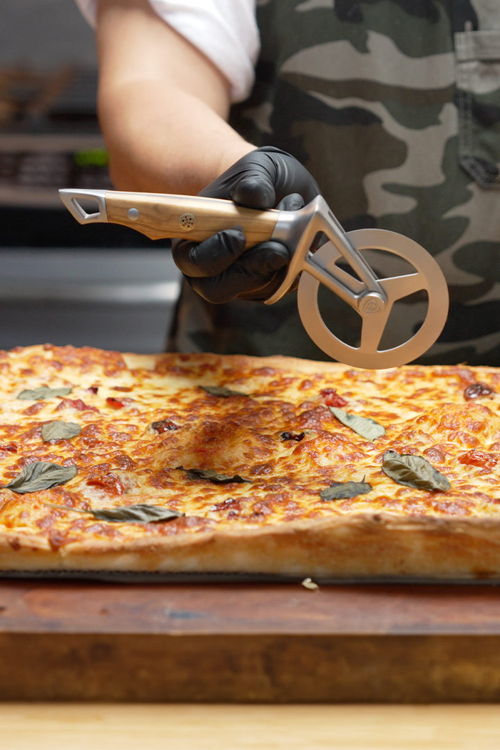 Pizza Wheel & Cutter | Olive Wood Handle | Dalstrong ©