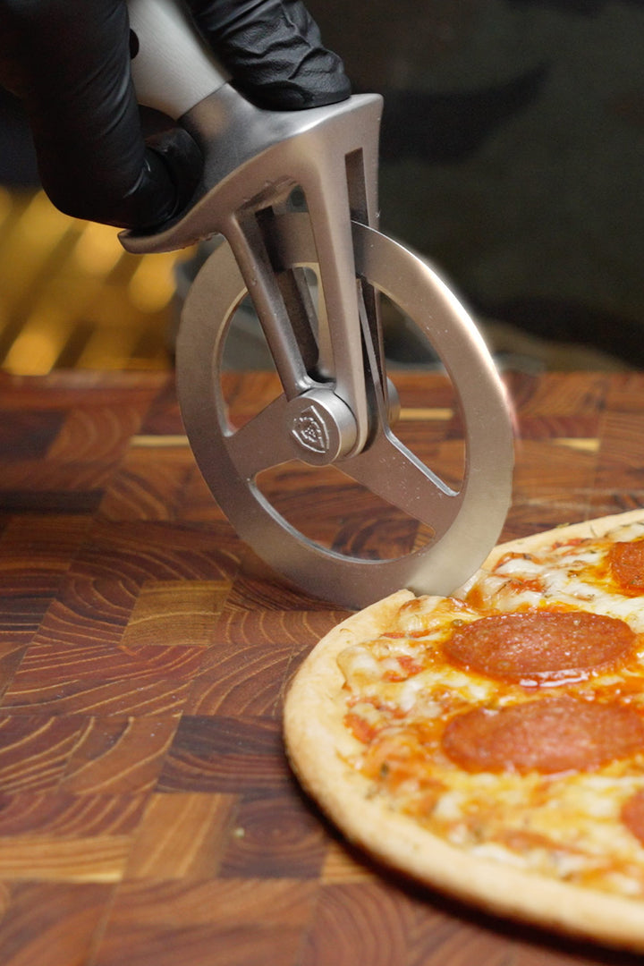 Pizza Wheel & Cutter | White Handle | Dalstrong ©